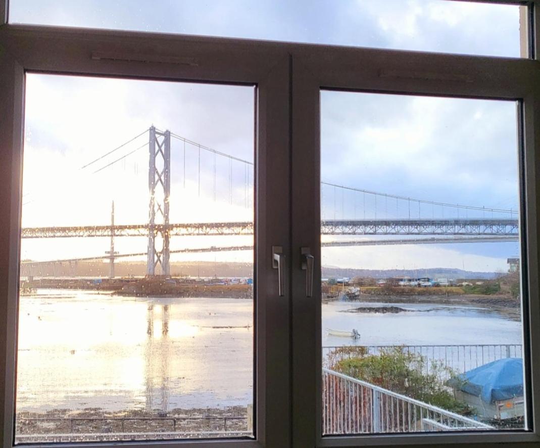 הוילה נורת' קווינספרי Three Bridges Waterfront מראה חיצוני תמונה